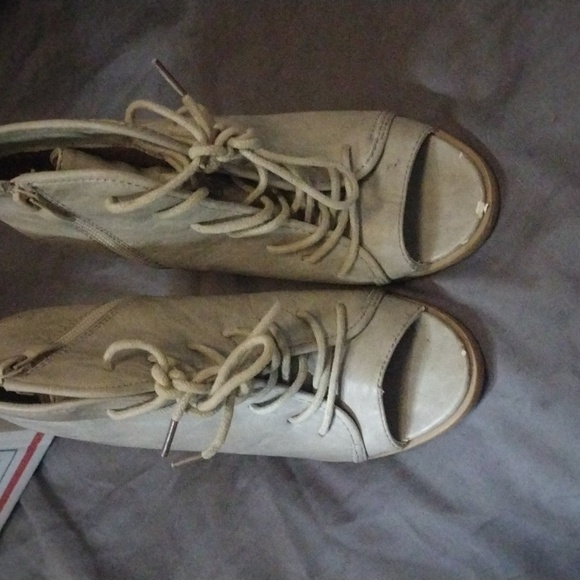 Lance-02 Peep-toe Women's Lace up Bootie - Picture 2 of 3